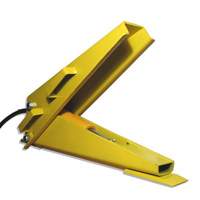 D&eacute;monte-talons hydraulique pour pneu agricole double s&eacute;rie Pro Nia-Chem Ltd.