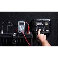 Chargeur de batterie embarqu&eacute; &agrave; 3 sorties de 15 amp&egrave;res Gen5X3 Genius Nia-Chem Ltd.