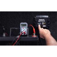 Chargeur de batterie embarqu&eacute; &agrave; 1 sortie de 10 amp&egrave;res GenPro10X1 Genius Nia-Chem Ltd.