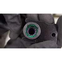 Jeu de d&eacute;connecteurs pour conduite d'essence et Def Nia-Chem Ltd.