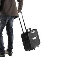 Cric portatif &agrave; 2 &eacute;tapes, 11 tonne(s)/22 tonne(s), Air comprim&eacute;/hydraulique Nia-Chem Ltd.