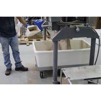 M&eacute;ga pelle &agrave; main, Plastique, Rouge, 128 oz. Nia-Chem Ltd.