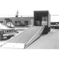 Mobile Yard Ramp, 16000 lbs. Capacity, 72" W x 30' L KH524 | Nia-Chem Ltd.