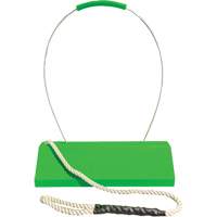 Cale de roue pour avion Checkers Safety SafeRay avec poign&eacute;e ergonomique &agrave; cordage en boucle, Ur&eacute;thane, Vert fluorescent, 24" la x 8" p x 6" h Nia-Chem Ltd.