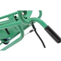 Diable pour baril motoris&eacute; avec roues pneumatiques Nia-Chem Ltd.