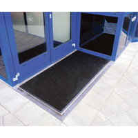 Tapis Gritstop Fingermat, Caoutchouc, Grattoir Type, Motif Textur&eacute;, 2' x 2-2/3', Noir Nia-Chem Ltd.