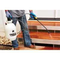 Vaporisateur universel Deck & Home, 2 gal. (9 L), Poly&eacute;thyl&egrave;ne, Lance de 15" Nia-Chem Ltd.