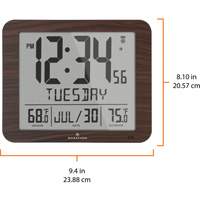 Horloge murale étroite à réglage automatique avec calendrier complet, Numérique, À piles, Noir OR496 | Nia-Chem Ltd.