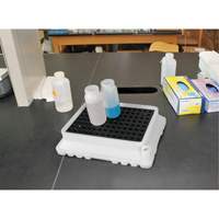 P4 Ultra-Spill Tray, 17" lo x 21" la x 4" h, Cap. de d&eacute;versement 2,9 gal. US Nia-Chem Ltd.