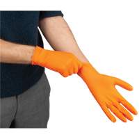 Gants d'examen de poids lourd &agrave; prise tactile, Petit, Nitrile, 8 mils, Sans poudre, Orange Nia-Chem Ltd.