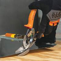 Compound Action Snips Nia-Chem Ltd.