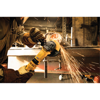 Meuleuse &agrave; angle avec interrupteur &agrave; g&acirc;chette, 6", 120 V, 13 A, 9000 Tr/min Nia-Chem Ltd.