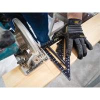 &eacute;querre de charpentier MACH-1 Smart Mark Johnny Square&reg; de 7-1/4 po avec fiole de niveau Nia-Chem Ltd.